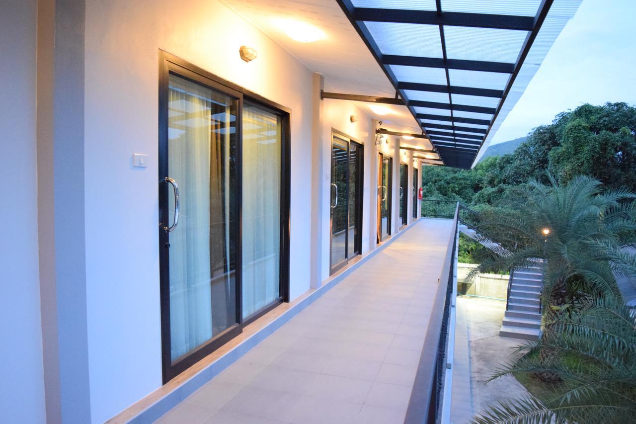 Siriniran Resort Sattahip Exterior photo